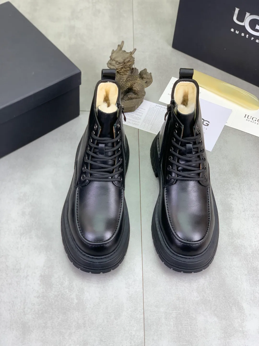 Men's men's shoes 💰P660 New arrival 🆕🆕🆕 IUGGI Men's British retro Martin boots Winter new men's outdoor hiking boots First layer of cowhide on the outside and wool on the inside Comfortable and warm Rubber sole sole Non-slip and firm Trendy and fashionable Casual and versatile Size: 38-44 (45 customized) Color: three colors